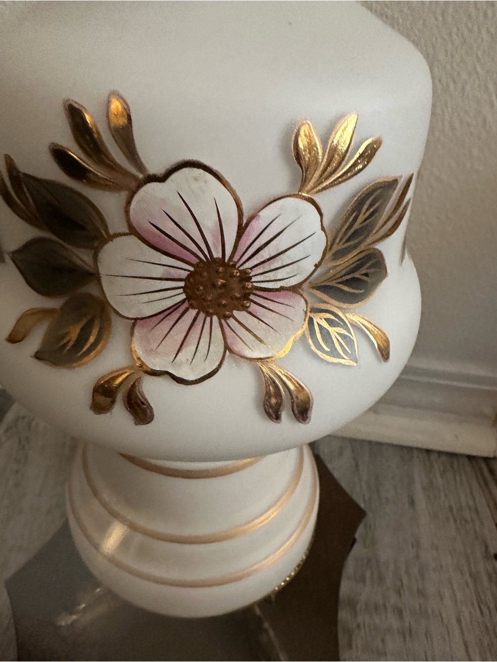 White Floral Frosted Glass Accent Lamp with Gold Trim Vintage feminine